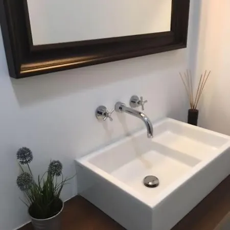 Quarto em Acomodações Particulares Charming Private Wc & Balcony *
