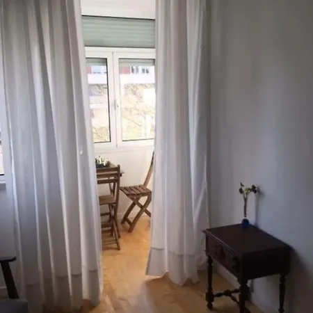 Quarto em Acomodações Particulares Charming Private Wc & Balcony Lisboa