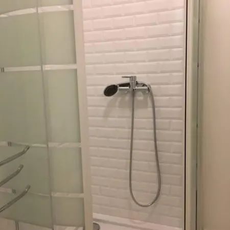 Charming Private Wc & Balcony Quarto em Acomodações Particulares