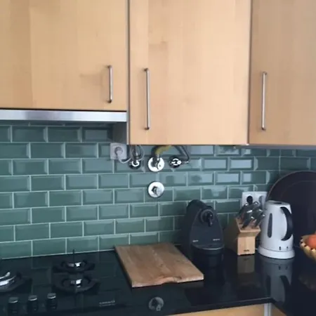 Privatunterkunft Charming Private Wc & Balcony *